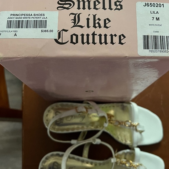 Brand new in box gorgeous white patent sandals by JUICY COUTURE - Picture 2 of 5